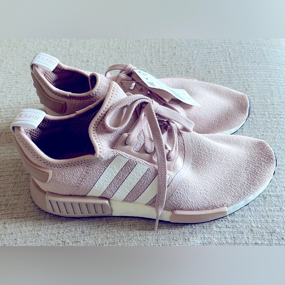 NEW! Adidas Originals NMD R1 Sneakers Ash Pearl Size 8.5